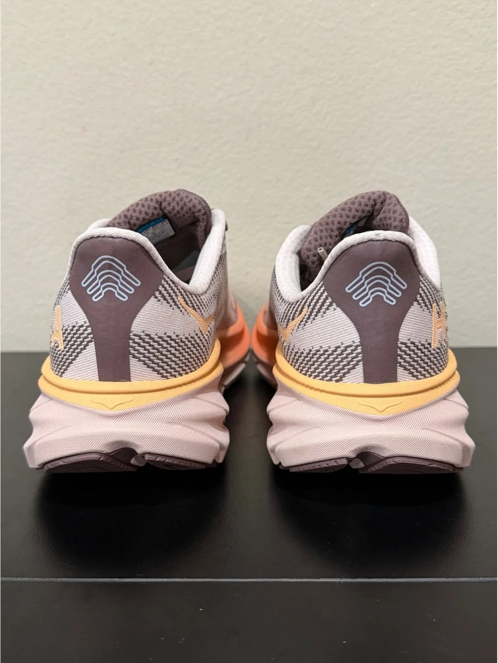 N/A size hoka